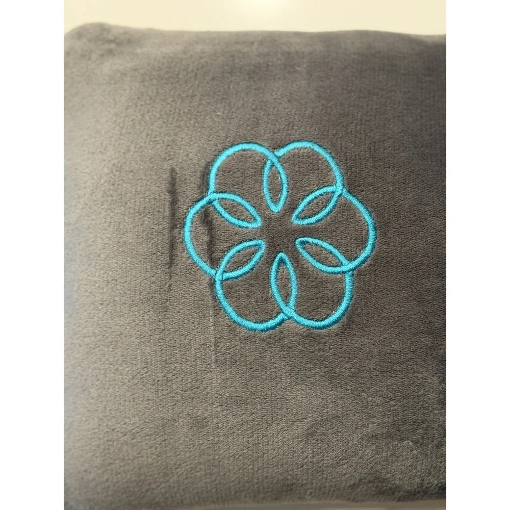Apple Employee Mindful Minute Challenge fleece blanket throw, 50